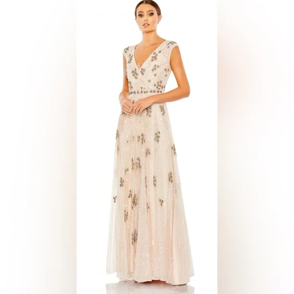 NWT MAC DUGGAL Cap Sleeve Embellished Gown - Picture 1 of 9